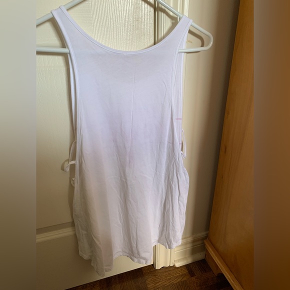 **2 for $20**🛍️Under Armour LIMITED EDITION Breast Cancer Awareness Tank Medium - Picture 8 of 11